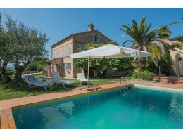 BEAUTIFUL TYPICAL HOUSE RENOVATED FOR SALE IN THE MARCHE, in Italy, restored farmhouse with pool and garden